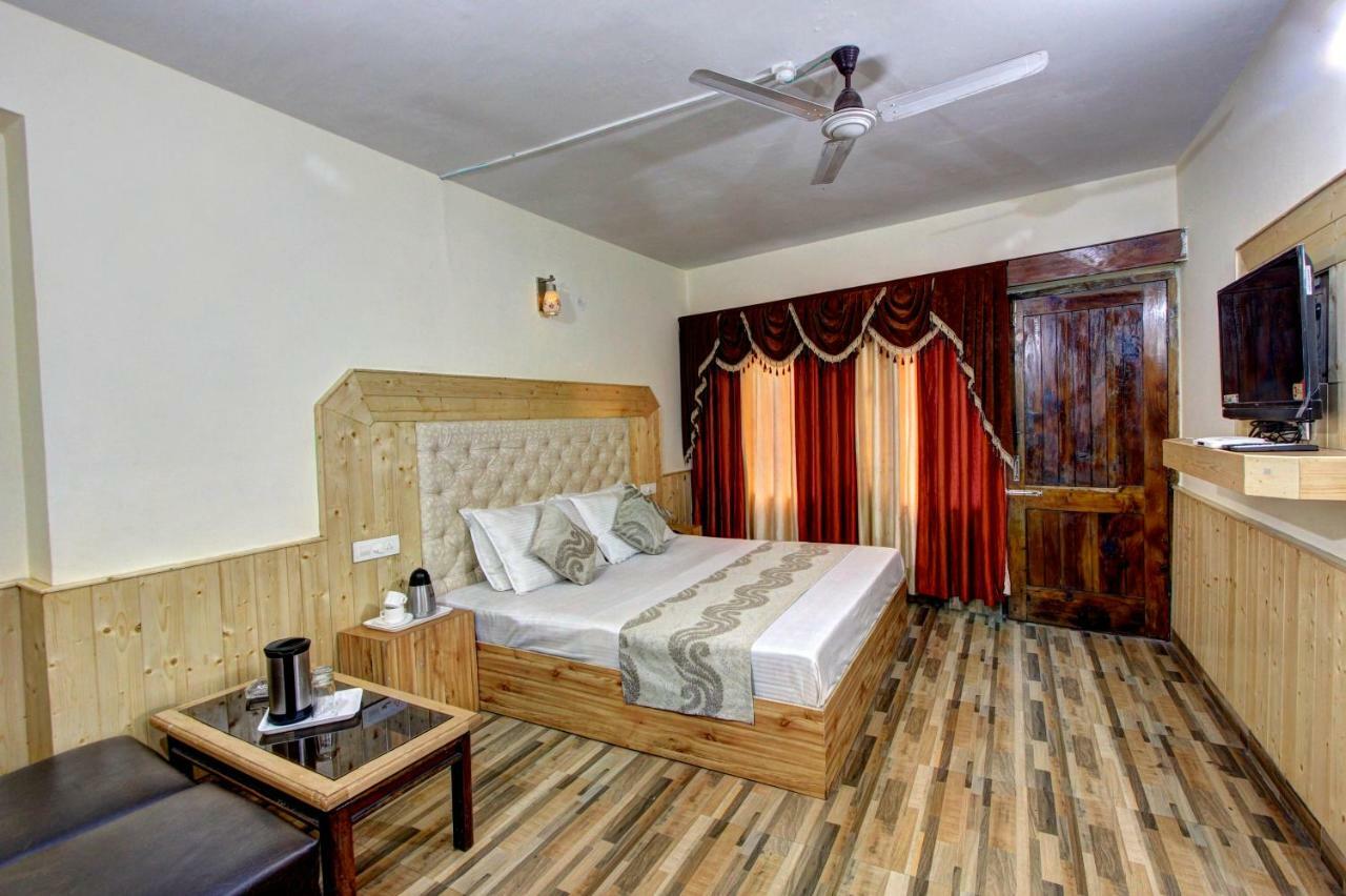 Hotel Highway Inn Manāli Quarto foto